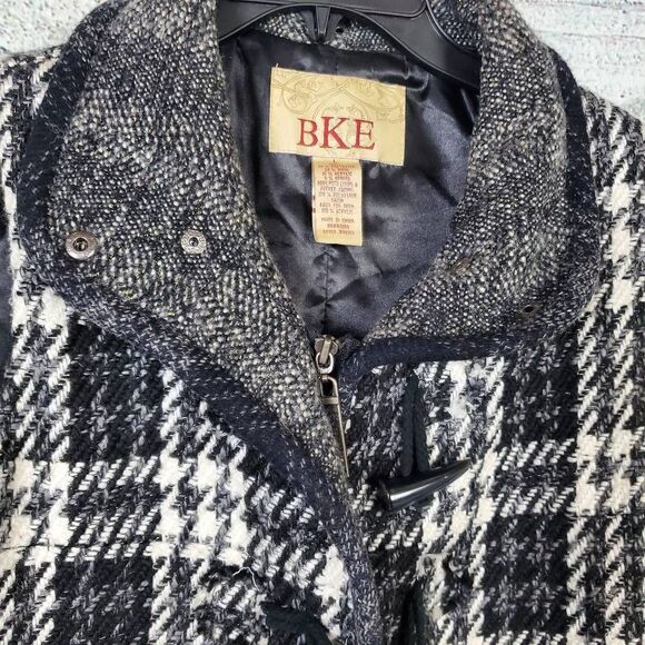 BKE Women’s Black White Plaid Toggle Vest Wool Blend Size L Sleeveless Winter La - Picture 2 of 7